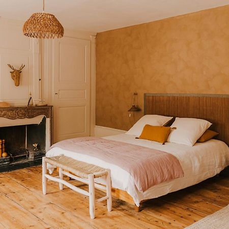Maison D'Hotes Et Gite De Charme Avec Piscine, La Lhuiseraie Bagian luar foto