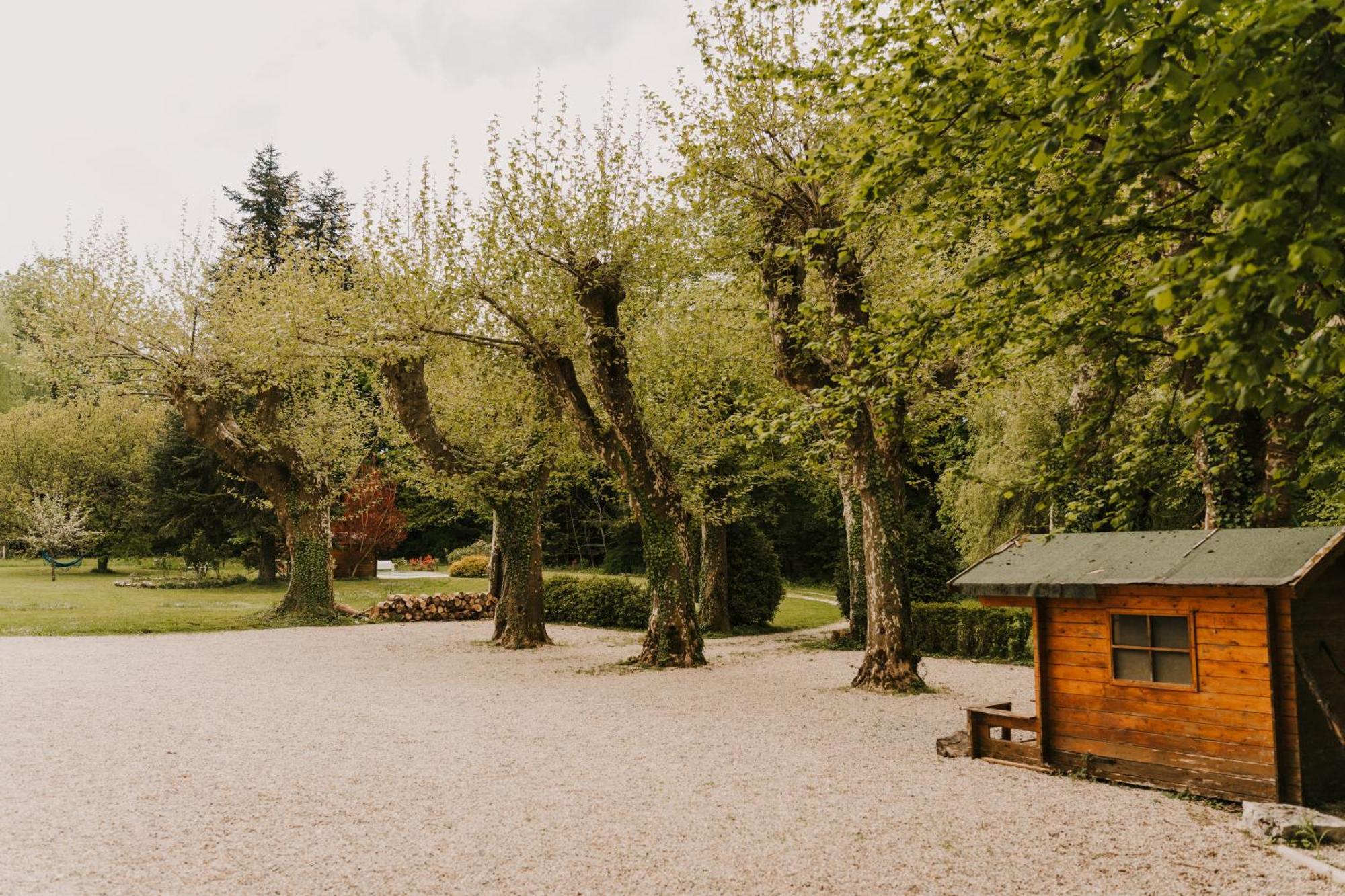 Maison D'Hotes Et Gite De Charme Avec Piscine, La Lhuiseraie Bagian luar foto