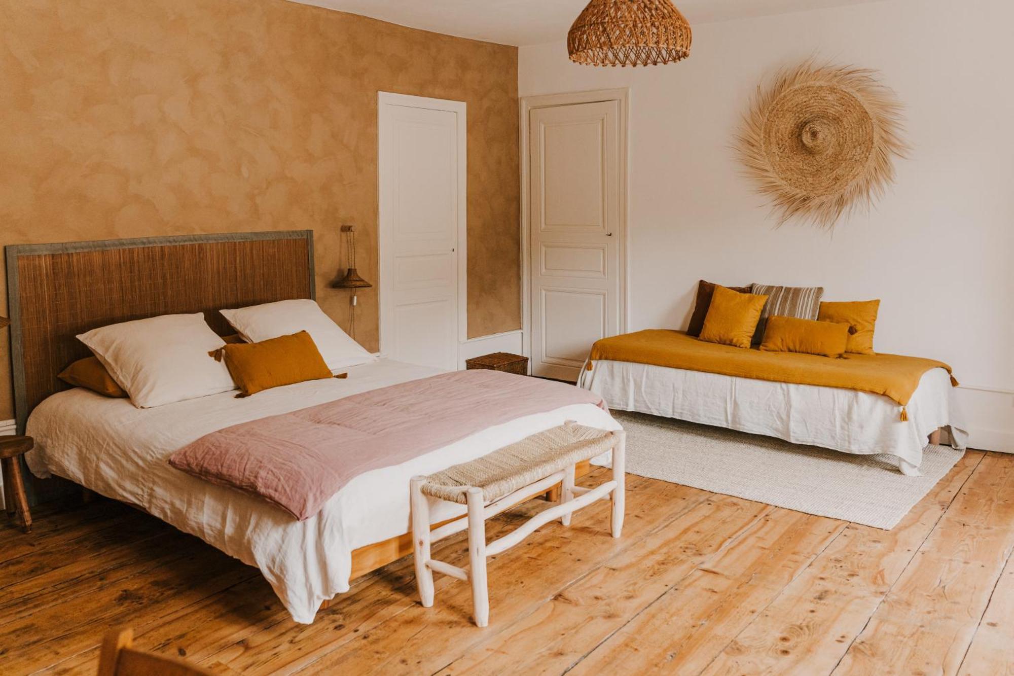Maison D'Hotes Et Gite De Charme Avec Piscine, La Lhuiseraie Ruang foto